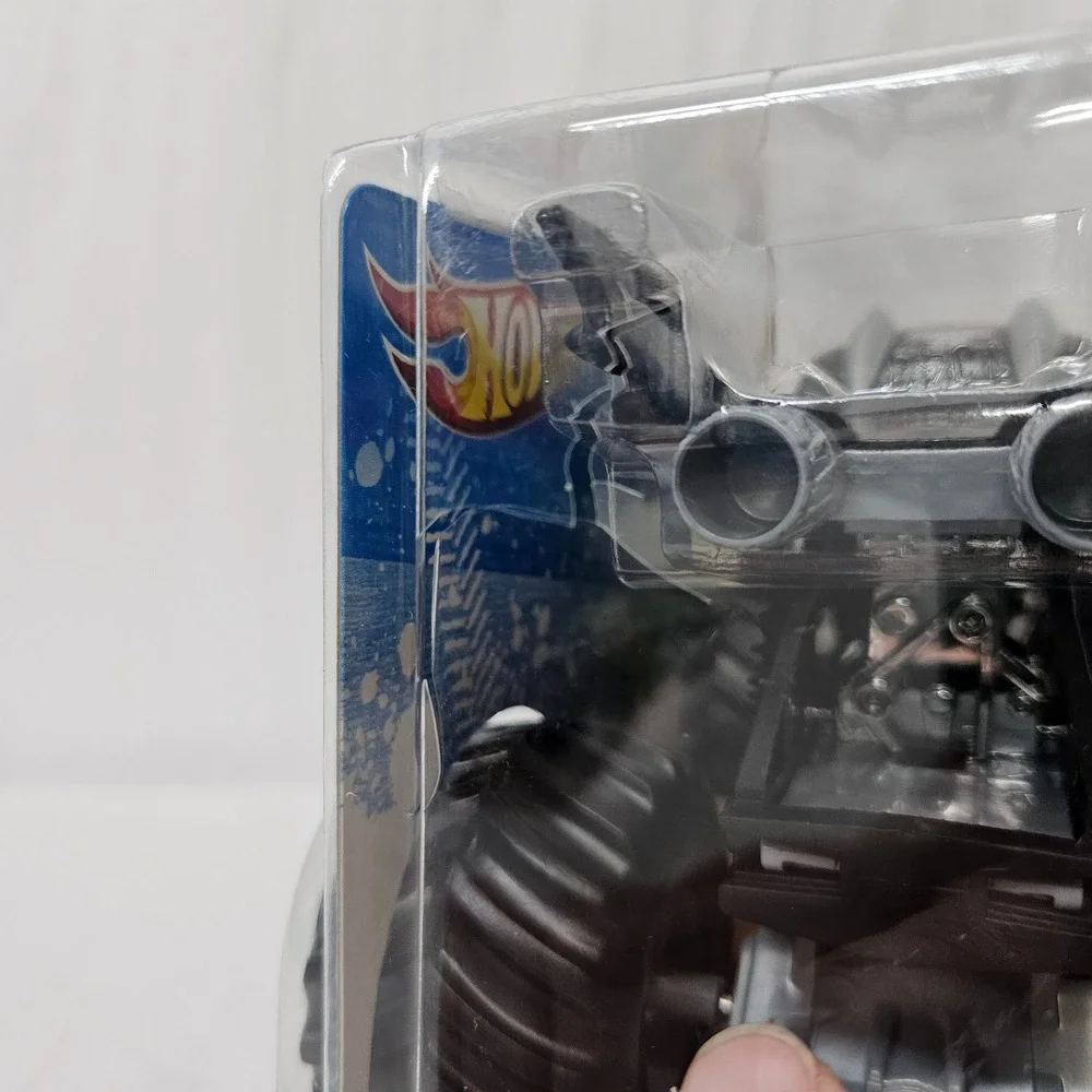 Hot Wheels Monster Jam Batman Die-Cast 1:24 30th Anniversary Damaged Box